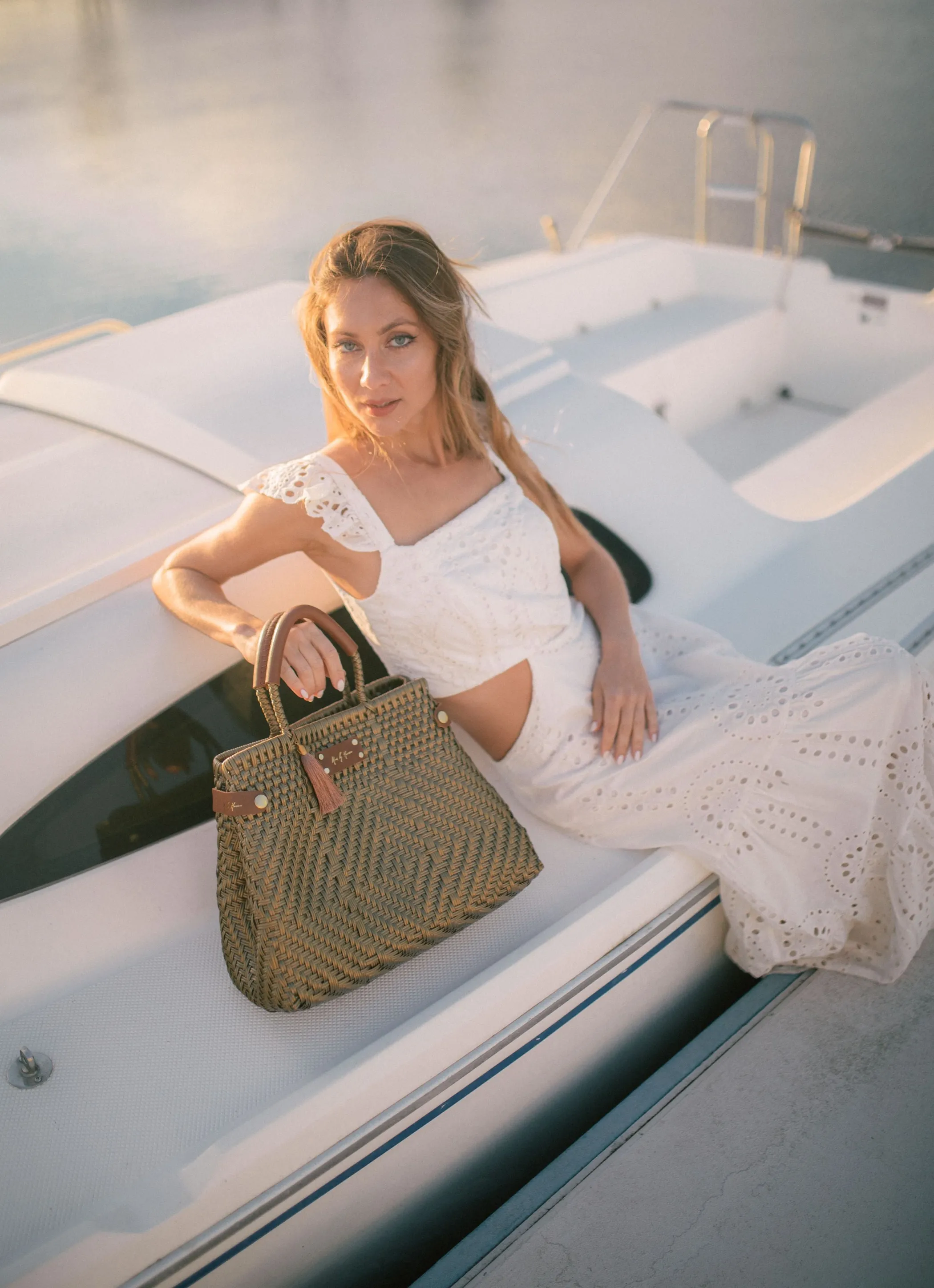 Less Pollution Convertible Handbag- 24K Gold Black
