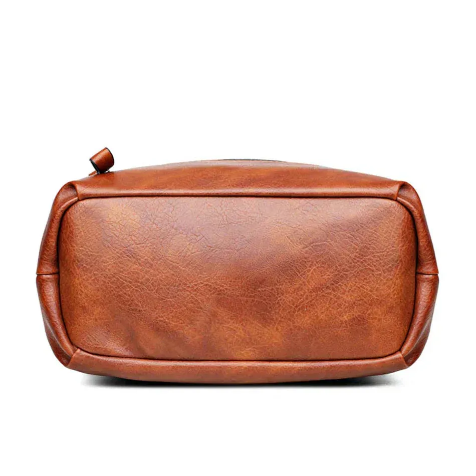 Novella | Double Charm Multi Pocket Shoulder Bag