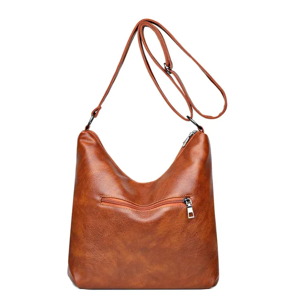 Novella | Double Charm Multi Pocket Shoulder Bag