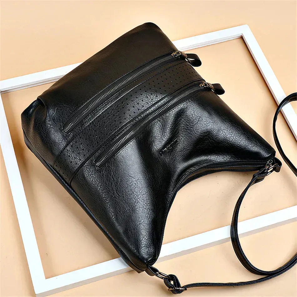 Novella | Double Charm Multi Pocket Shoulder Bag