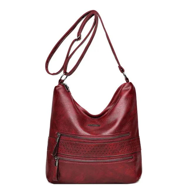 Novella | Double Charm Multi Pocket Shoulder Bag