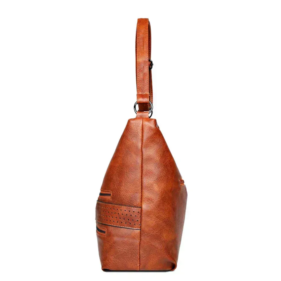 Novella | Double Charm Multi Pocket Shoulder Bag